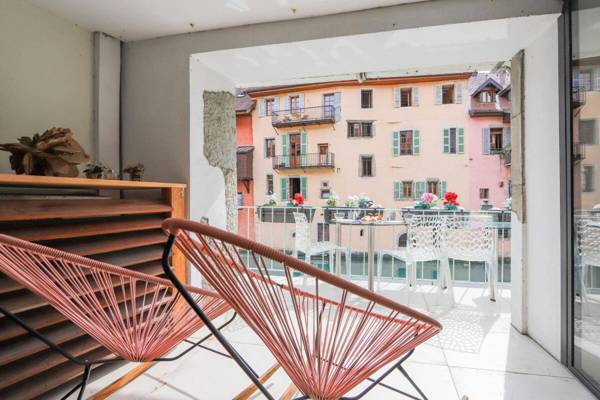 L'Eau Vive Jacuzzi Et Sauna En Vieille Ville 5 Annecy Exterior foto